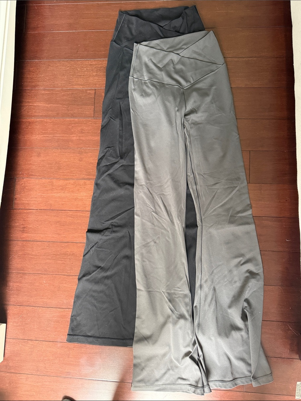 aerie offline Wide Leg leggings - Black & charcoal grey color (2 pack) - M - Picture 3 of 3